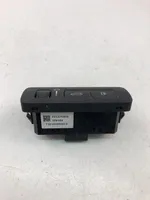 Volvo XC90 Przełącznik / Przycisk otwierania klapy bagażnika P31376509