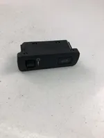 Volvo S90, V90 Interruptor para abrir la puerta trasera P31376510