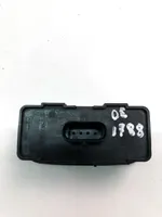 Volvo XC60 Interruptor para abrir la puerta trasera 31674801