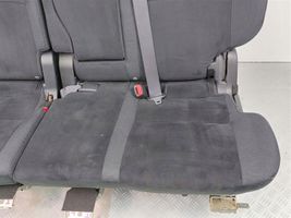 Mitsubishi Outlander Second row seats 