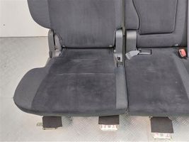 Mitsubishi Outlander Second row seats 