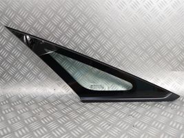 KIA Carens III Finestrino/vetro triangolo anteriore 