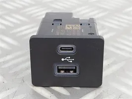 Ford Kuga III Connecteur/prise USB LB5T-14F014-CC