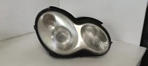 Mercedes-Benz C W203 Lampa przednia A2038203659