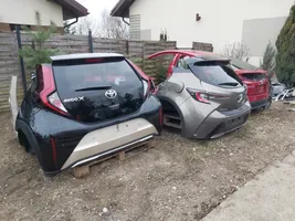 Toyota Aygo X Supporto/guarnizione in poliuretano espanso del parafango 