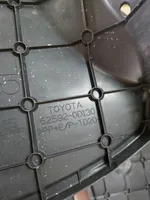 Toyota Yaris Verso Etulokasuojan reuna 