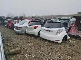 Toyota Yaris Tunel środkowy 