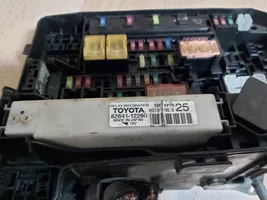 Toyota Auris 150 Skrzynka bezpieczników / Komplet 