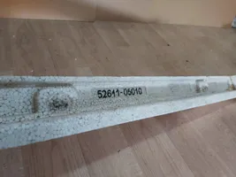 Toyota Avensis T270 Absorber zderzaka przedniego 