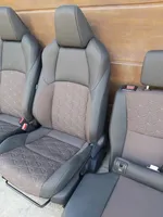 Toyota Yaris Cross Sėdynių komplektas 