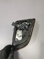 Opel Astra J Luci posteriori del portellone del bagagliaio 