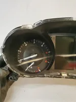 Toyota Avensis T270 Compteur de vitesse tableau de bord 8380005W82