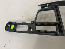 BMW X1 F48 F49 Kita centrinė konsolės (tunelio) detalė 9292547