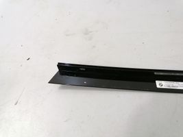 BMW X5 G05 Moulures des vitres de la porte arrière 7429394