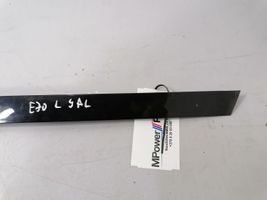 BMW X5 E70 Moulure de vitre de la porte avant 1234567