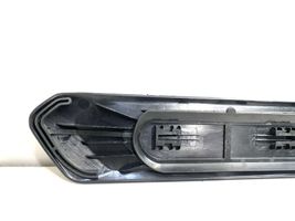 BMW X3 G01 Takaoven kynnyksen suojalista 8089579