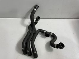 BMW X4 F26 Moottorin vesijäähdytyksen putki/letku 8573156