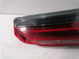 BMW 8 G14 Lampy tylnej klapy bagażnika 7445780