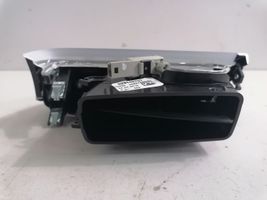 BMW 7 G11 G12 Kojelaudan tuuletussuuttimen suojalista 9299497