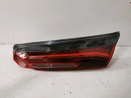 BMW 8 G14 Lampy tylnej klapy bagażnika 7445780