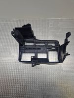 Volkswagen Polo IV 9N3 Staffa di montaggio della batteria 6Q0915345