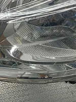 Peugeot 208 Lampa przednia 9802221880