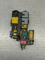 Peugeot 3008 II Module de fusibles 9806192580