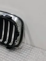 BMW 1 F20 F21 Griglia superiore del radiatore paraurti anteriore 7239021