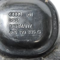 Audi A8 S8 D3 4E Autres pièces compartiment moteur 4E0199335G