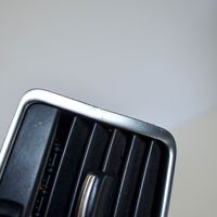 Audi A6 S6 C6 4F Kojelaudan tuuletussuuttimen suojalista 4F0819203C