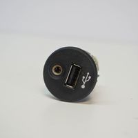 Nissan Juke I F15 Câble adaptateur AUX 