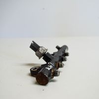 Mercedes-Benz A W176 Kraftstoffverteiler Einspritzleiste Verteilerrohr 175213876R