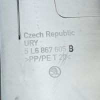 Skoda Yeti (5L) Poszycie / Tapicerka tylnej klapy bagażnika 5L6867605B