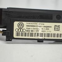 Audi A4 S4 B7 8E 8H Rilevatore/sensore di movimento 8E0951177