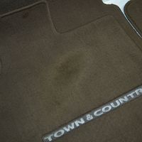 Chrysler Town & Country III Zestaw dywaników samochodowych 1ZZ711JS301GS40