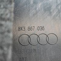 Audi A1 Takaoven verhoilu 8X3867036