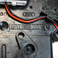 Audi A6 S6 C6 4F Kojelaudan tuuletussuuttimen suojalista 4F0819203C