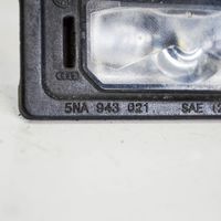 Audi A4 S4 B9 Lampa oświetlenia tylnej tablicy rejestracyjnej 5NA943021