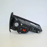 Audi A4 S4 B9 Lampy tylnej klapy bagażnika 8W5945076A