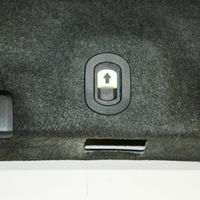 Audi A4 S4 B9 Poszycie / Tapicerka tylnej klapy bagażnika 8W5867975N
