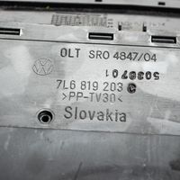 Volkswagen Touareg I Kojelaudan tuuletussuuttimen suojalista 7L6819203C