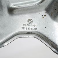 Volkswagen Touran I Inna część podwozia 1T1837141C