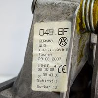 Volkswagen Touran I Sélecteur / levier de vitesse 1T0711049B