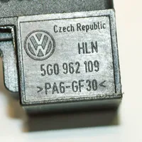 Volkswagen PASSAT B8 Muut kytkimet/nupit/vaihtimet 5G0962109