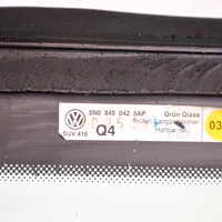 Volkswagen Tiguan Galinis šoninis kėbulo stiklas 5N0845042
