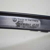 Volkswagen Golf V Rivestimento modanatura del vetro della portiera posteriore 1K9839904C