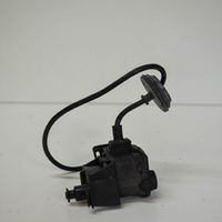 Volkswagen Jetta VI Serratura del tappo del serbatoio del carburante 5C6810773B