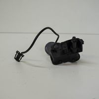 Volkswagen Jetta VI Serratura del tappo del serbatoio del carburante 5C6810773B