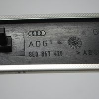 Audi A4 S4 B7 8E 8H Moldura del interruptor de la ventana de la puerta derecha 8E0867420