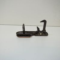 Volkswagen Golf V Anello/gancio chiusura/serratura del vano motore/cofano 1K0823480